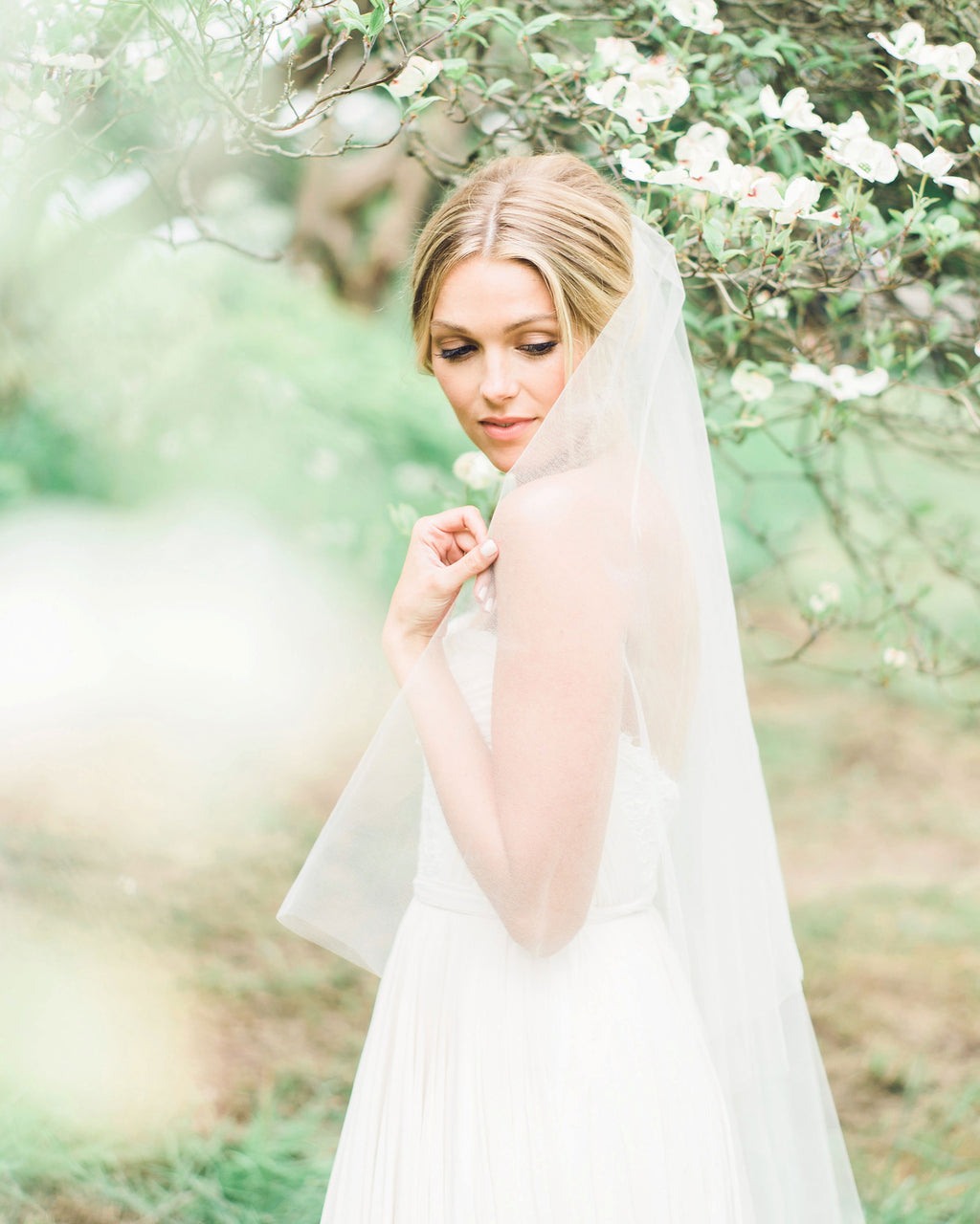 Delphine Gathered Fingertip Veil – Atelier Elise