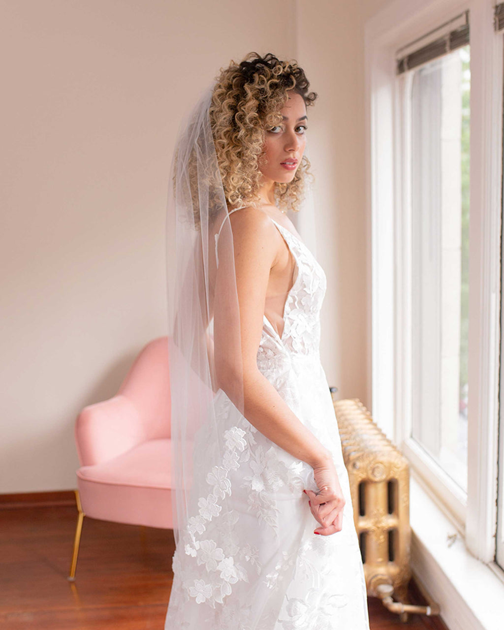 http://atelierelise.com/cdn/shop/products/wildflower-veil-fingertip-atelier-elise-2400-_1_1024x.jpg?v=1662225760