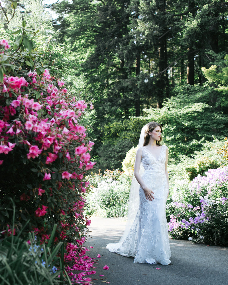 white lily atelier Lily Single Layer Chapel Veil – Atelier Elise