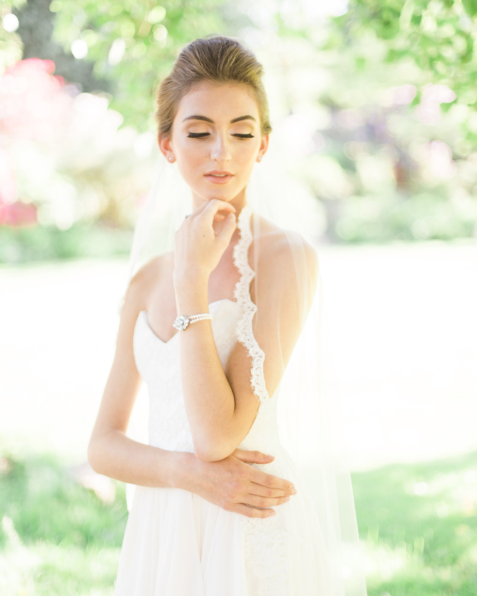 Magnolia Lace Fingertip Veil – Atelier Elise